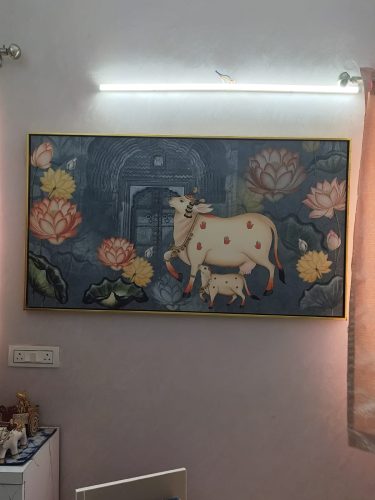 Click to view full screen Traditional Lotus Cow Pichwai Painting photo review